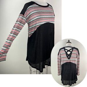 💚 3063. Lattice Back Long Sleeve Tunic Top